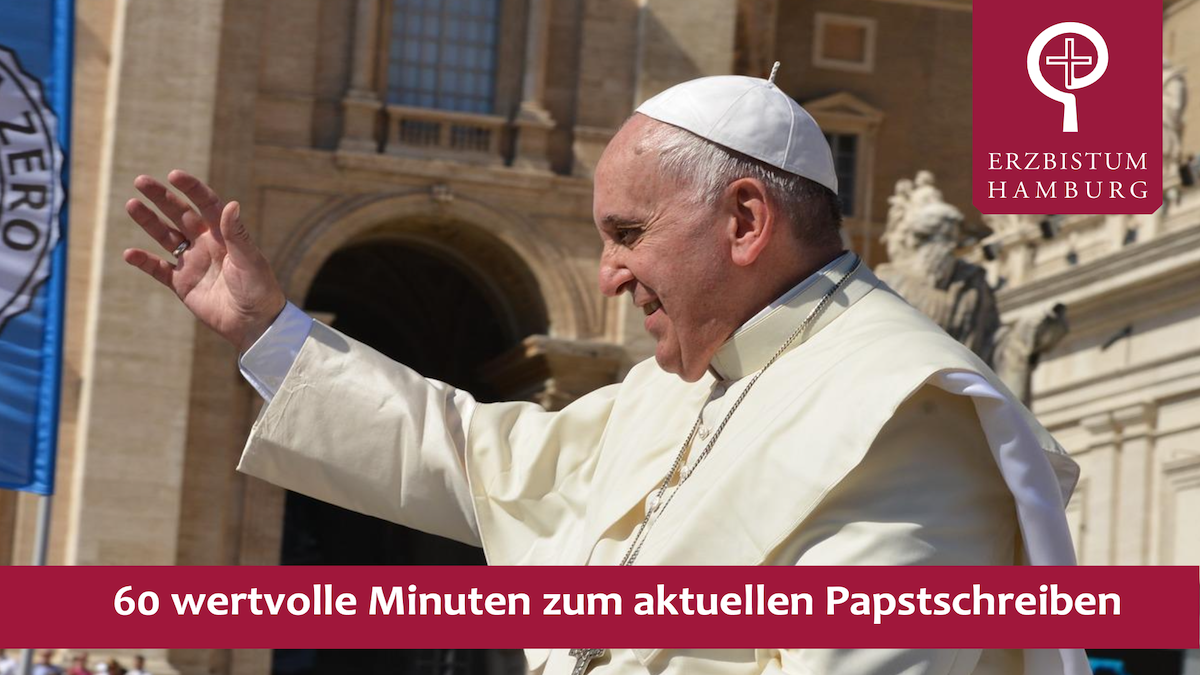 Das Bild zeigt Papst Franziskus, freundlich grüßend.